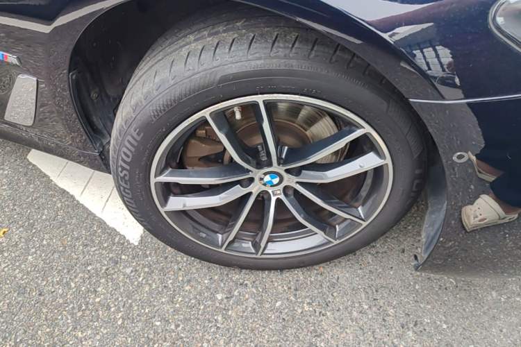 Used BMW 5 Series 2022 Restyled 525Li M Sport Package Right Front Wheel Hub