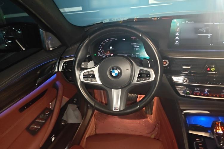 Used BMW 5 Series 2022 Second Facelift 530Li Luxury Version M Sport Package Steering Wheel