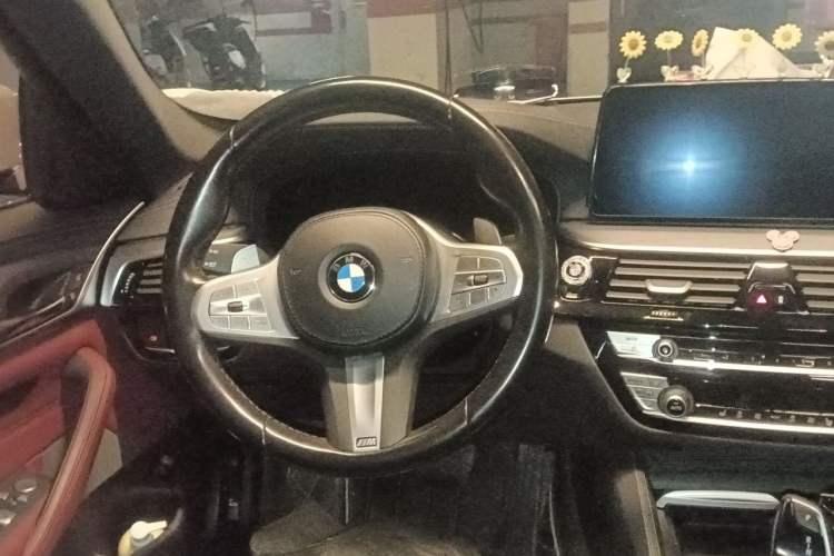 Used BMW 5 Series 2022 Second Facelift 530Li Leading Edition M Sport Package Steering Wheel