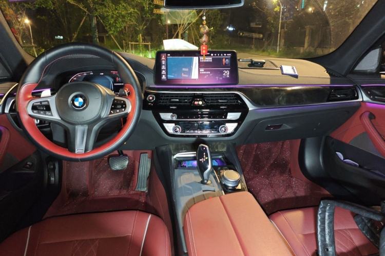 Used BMW 5 Series 2022 Restyled 530Li Leading Edition M Sport Package Center Console