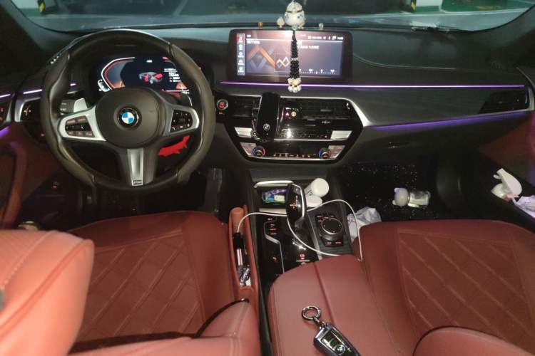 Used BMW 5 Series 2022 Restyled 530Li Leading Edition M Sport Package Center Console