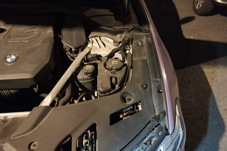 Used BMW 5 Series 2022 Restyled 530Li Leading Edition M Sport Package Engine Bay Left