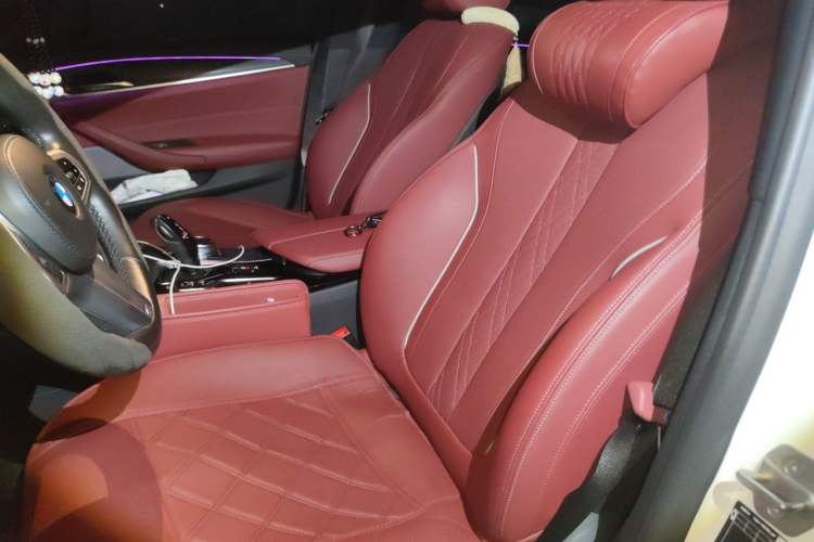 Used BMW 5 Series 2022 Restyled 530Li Leading Edition M Sport Package Left Front Seat