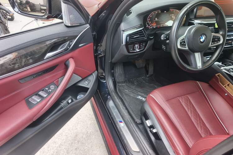 Used BMW 5 Series 2022 Restyled 525Li M Sport Package Driver Seat