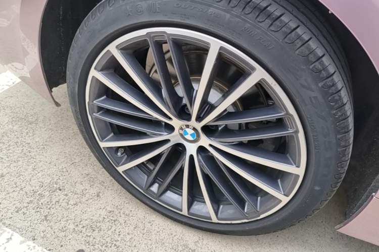 Used BMW 5 Series 2022 Second Facelift 530Li Leading Edition M Sport Package Right Rear Wheel Hub