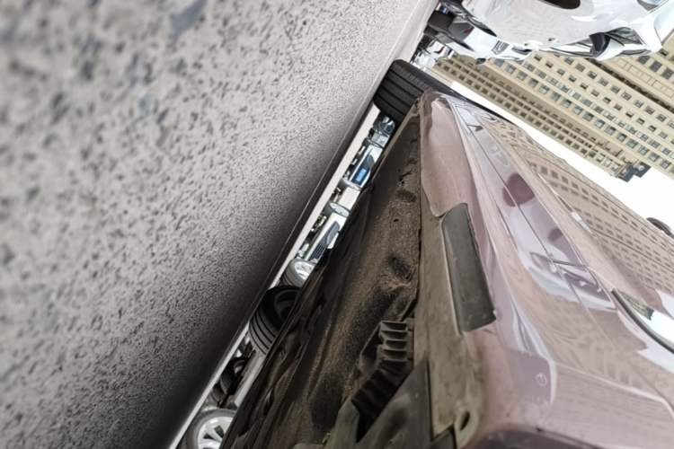 Used BMW 5 Series 2022 Second Facelift 530Li Leading Edition M Sport Package Right Side Sill