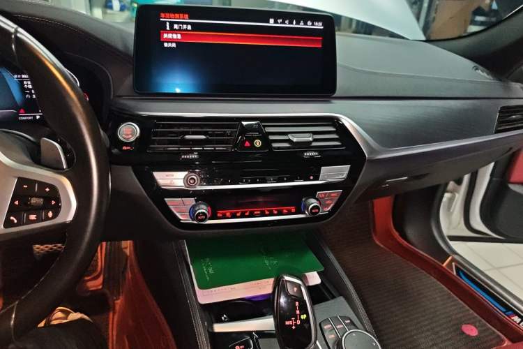 Used BMW 5 Series 2022 Restyled 530Li Executive M Sport Package Audio And AC Panel