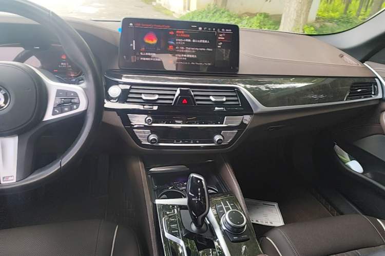 Used BMW 5 Series 2022 Restyled 525Li M Sport Package Audio And AC Panel
