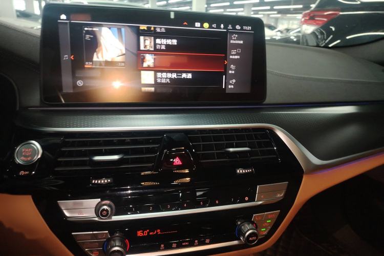 Used BMW 5 Series 2022 Second Facelift 525i M Sport Package Audio And AC Panel