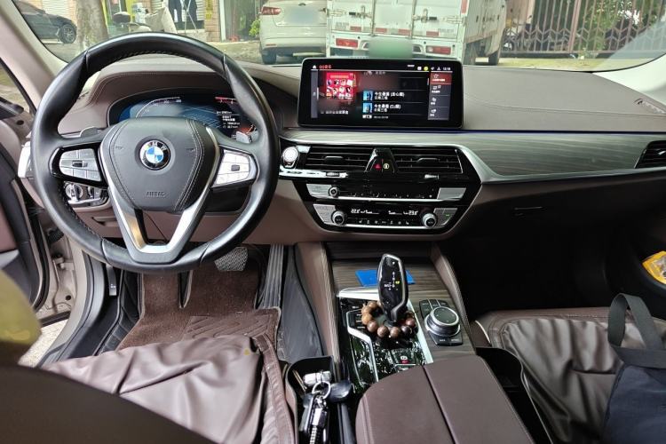 Used BMW 5 Series 2022 Updated 530Li Leading Edition Luxury Package Center Console