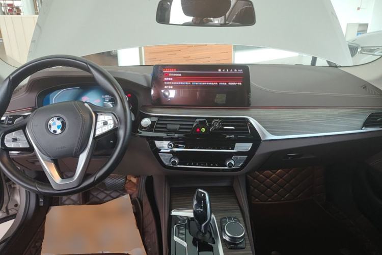 Used BMW 5 Series 2022 Updated 530Li Leading Edition Luxury Package Center Console