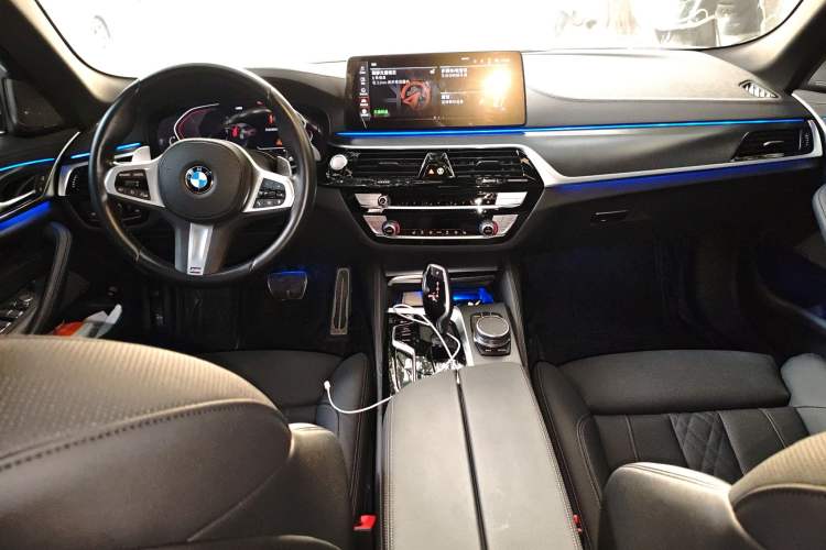 Used BMW 5 Series 2022 Second Facelift 530i M Sport Package Center Console