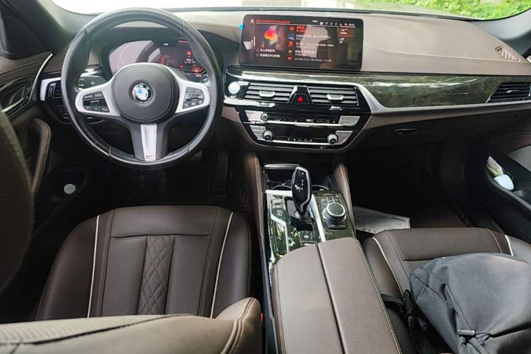 Used BMW 5 Series 2022 Restyled 525Li M Sport Package Center Console