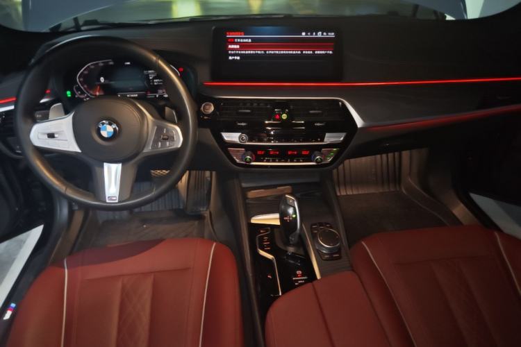 Used BMW 5 Series 2022 Second Facelift 530Li Leading Edition M Sport Package Center Console
