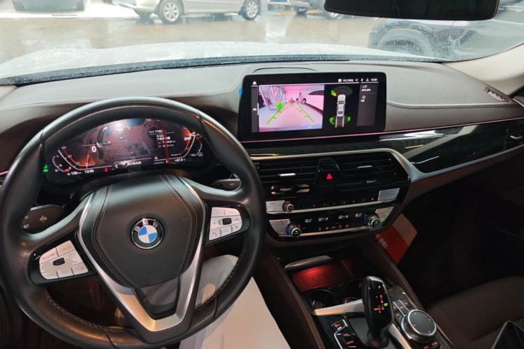 Used BMW 5 Series 2022 Second Facelift 525Li Luxury Package Center Console