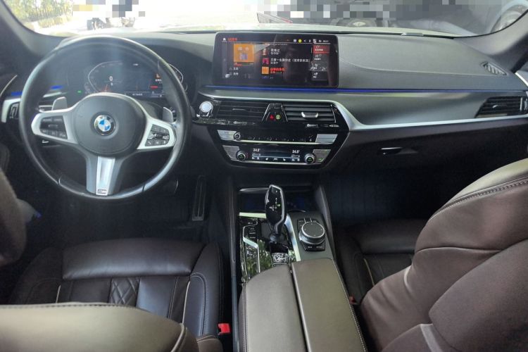 Used BMW 5 Series 2022 540i Sport Line M Sport Package Center Console