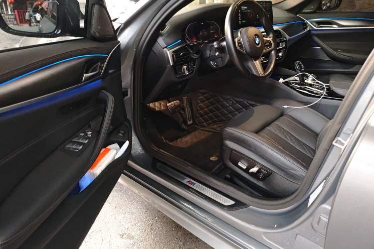 Used BMW 5 Series 2022 Second Facelift 530i M Sport Package Driver Seat
