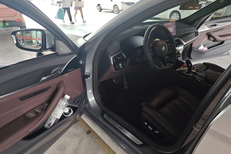 Used BMW 5 Series 2022 Second Facelift 540i Sport Line M Sport Package Driver Seat