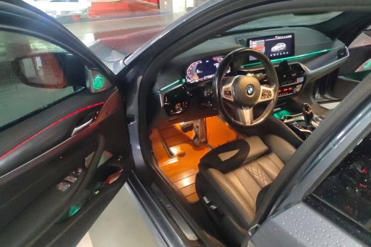 Used BMW 5 Series 2022 525i M Sport Package Driver Seat