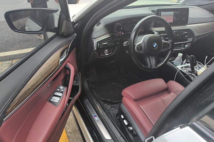 Used BMW 5 Series 2022 Second Facelift 530Li Luxury Version M Sport Package Driver Seat