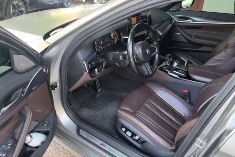 Used BMW 5 Series 2022 540i Sport Line M Sport Package Driver Seat