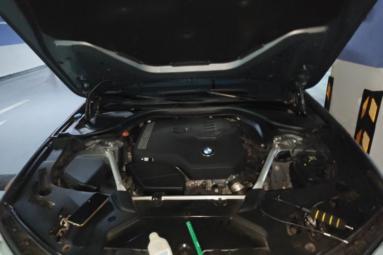 Used BMW 5 Series 2022 Restyled 525i M Sport Package Engine Bay