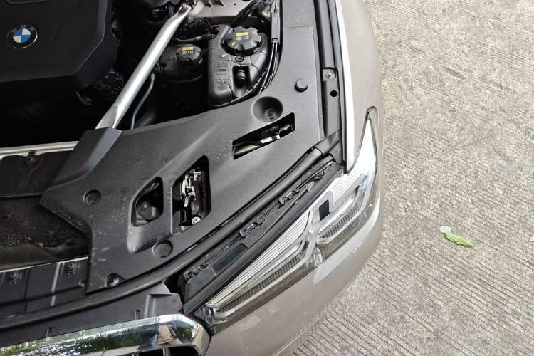 Used BMW 5 Series 2022 Updated 530Li Leading Edition Luxury Package Engine Bay Left