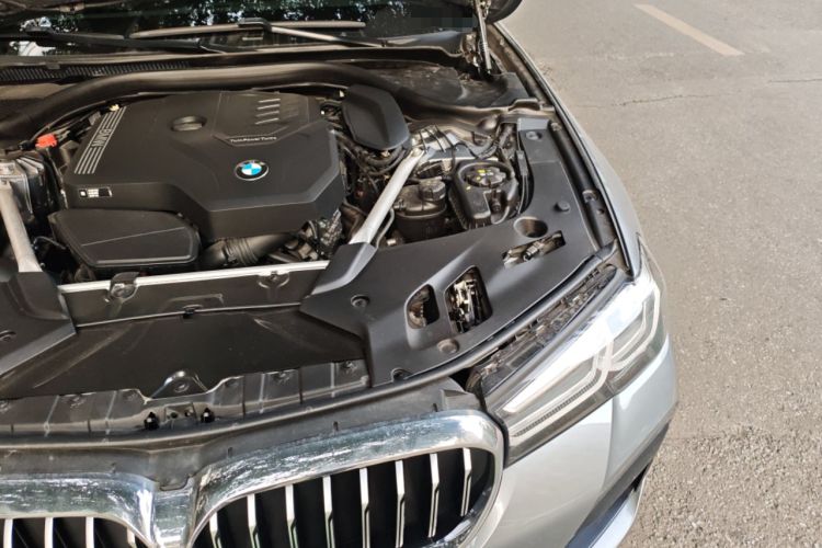Used BMW 5 Series 2022 Second Facelift 530i M Sport Package Engine Bay Left