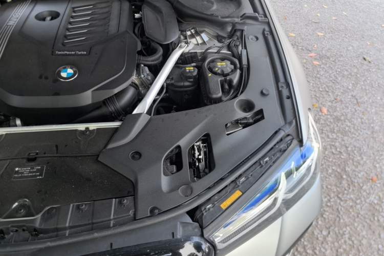 Used BMW 5 Series 2022 540i Sport Line M Sport Package Engine Bay Left
