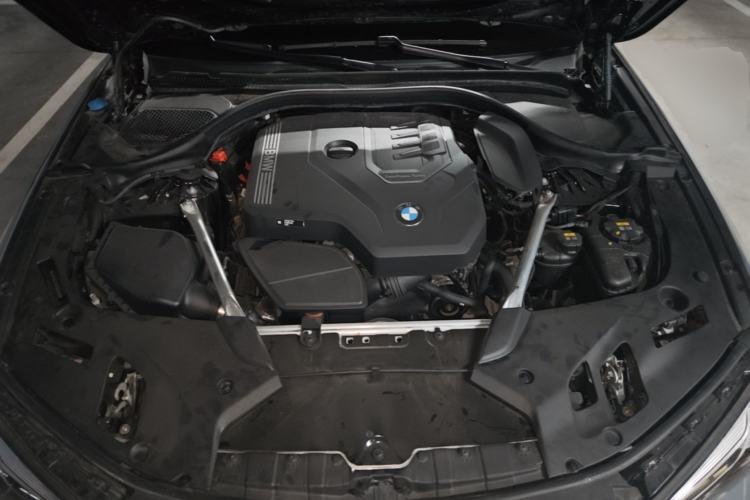 Used BMW 5 Series 2022 Second Facelift 530Li Leading Edition M Sport Package Engine Bay