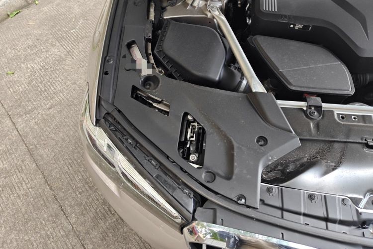 Used BMW 5 Series 2022 Updated 530Li Leading Edition Luxury Package Engine Bay Right