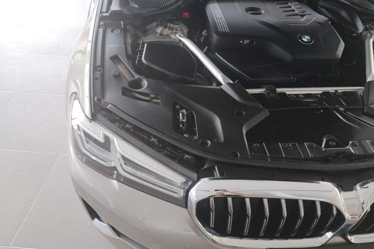 Used BMW 5 Series 2022 Updated 530Li Leading Edition Luxury Package Engine Bay Right