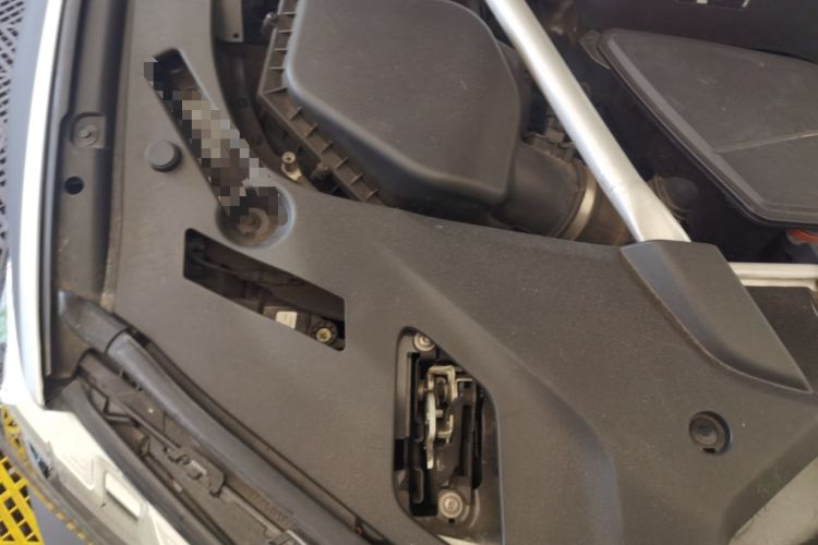 Used BMW 5 Series 2022 Second Facelift 530Li Luxury Version M Sport Package Engine Bay Right