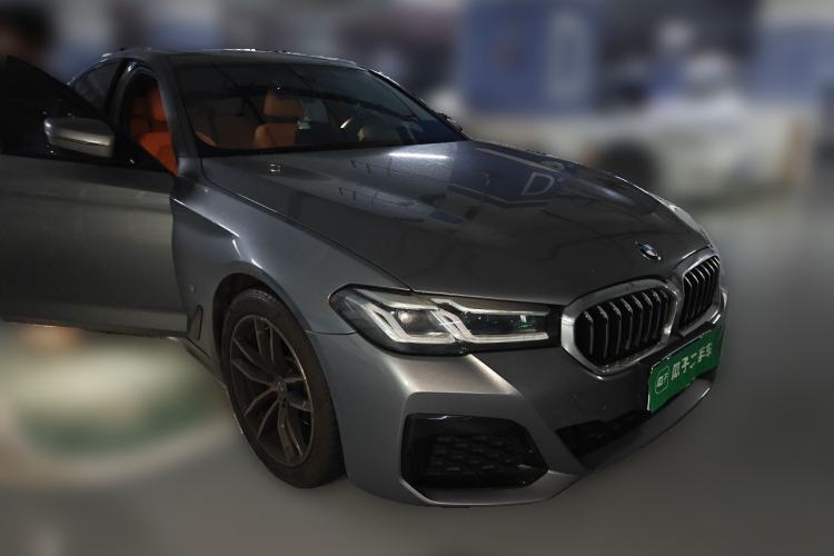 Used BMW 5 Series 2022 Restyled 525i M Sport Package Front Right 45 Deg