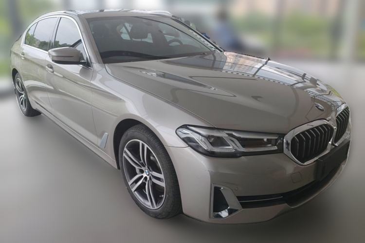 Used BMW 5 Series 2022 Updated 530Li Leading Edition Luxury Package Front Right 45 Deg