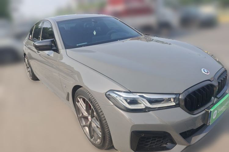 Used BMW 5 Series 2022 Restyled 540i Luxury Edition M Sport Package Front Right 45 Deg