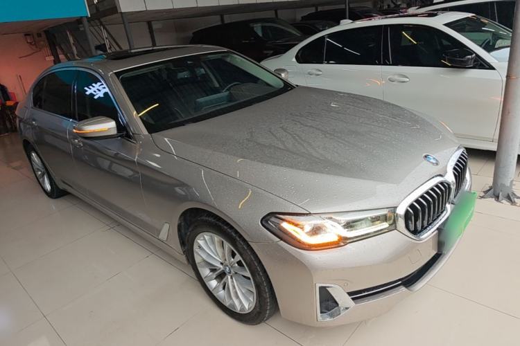 Used BMW 5 Series 2022 Second Facelift 525Li Luxury Package Front Right 45 Deg