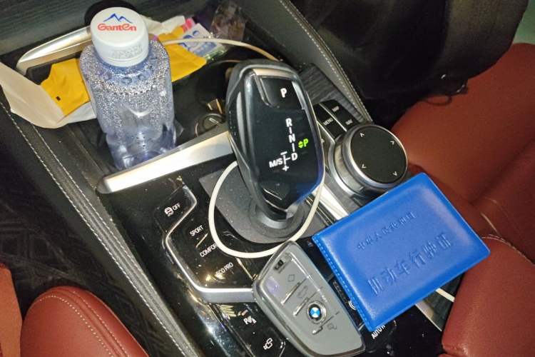 Used BMW 5 Series 2022 Second Facelift 530Li Luxury Version M Sport Package Gear Lever