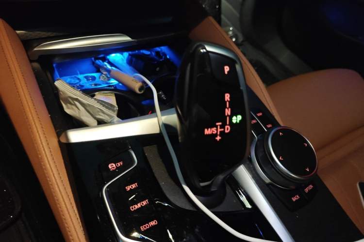 Used BMW 5 Series 2022 Restyled 525i M Sport Package Gear Lever