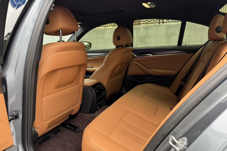 Used BMW 5 Series 2022 Restyled 525i M Sport Package Interior 2