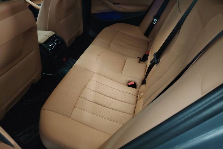 Used BMW 5 Series 2022 Second Facelift 525i M Sport Package Interior 4