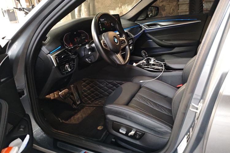 Used BMW 5 Series 2022 Second Facelift 530i M Sport Package Left Front Seat