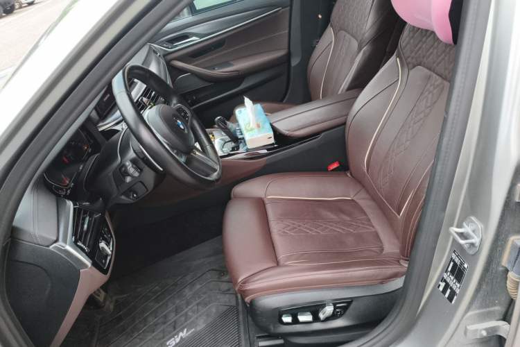 Used BMW 5 Series 2022 Restyled 540i Luxury Edition M Sport Package Left Front Seat