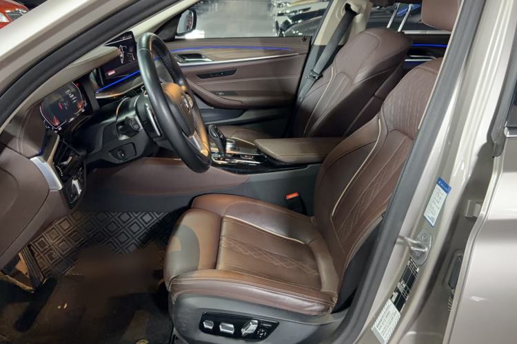 Used BMW 5 Series 2022 Second Facelift 530Li Luxury Edition Premium Package Left Front Seat