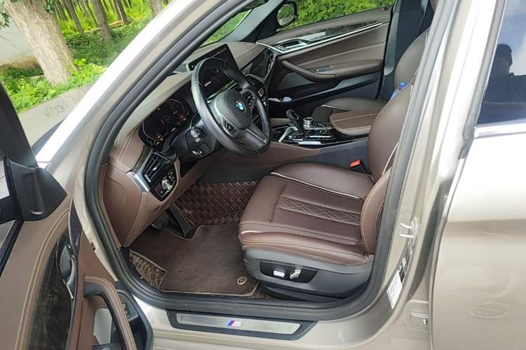Used BMW 5 Series 2022 Restyled 525Li M Sport Package Left Front Seat
