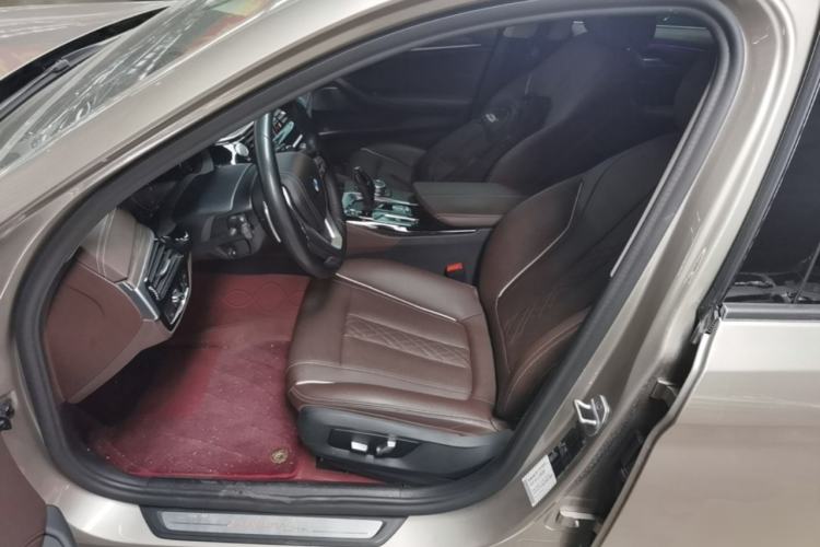 Used BMW 5 Series 2022 Updated 530Li Leading Edition Luxury Package Left Front Seat