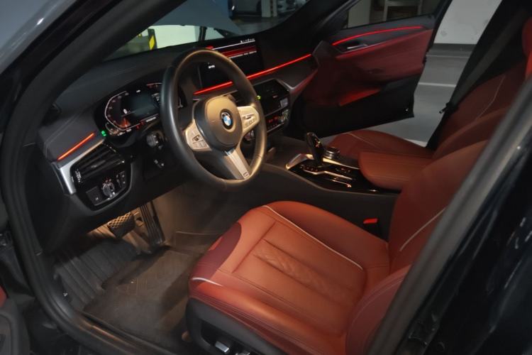 Used BMW 5 Series 2022 Second Facelift 530Li Leading Edition M Sport Package Left Front Seat