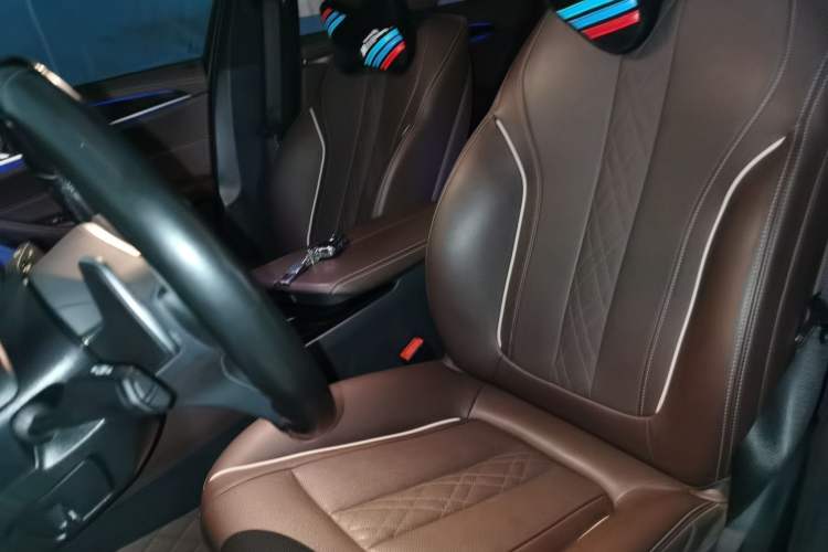 Used BMW 5 Series 2022 Restyled 530Li Leading Edition M Sport Package Left Front Seat