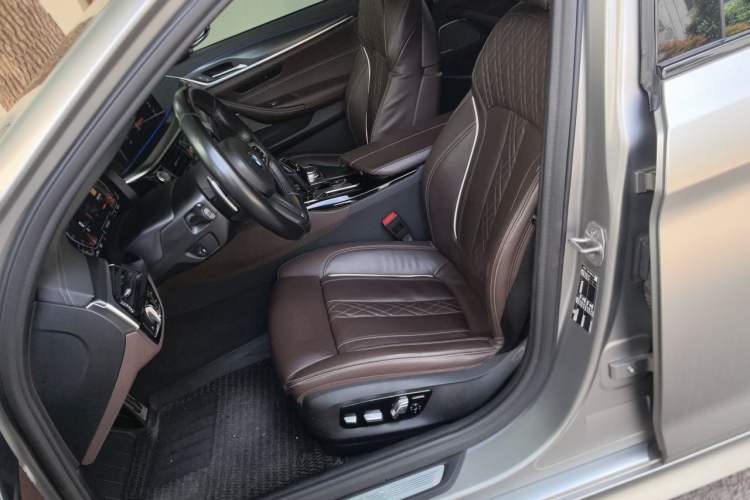 Used BMW 5 Series 2022 540i Sport Line M Sport Package Left Front Seat