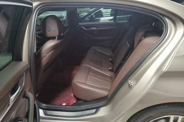 Used BMW 5 Series 2022 Updated 530Li Leading Edition Luxury Package Left Rear Seat